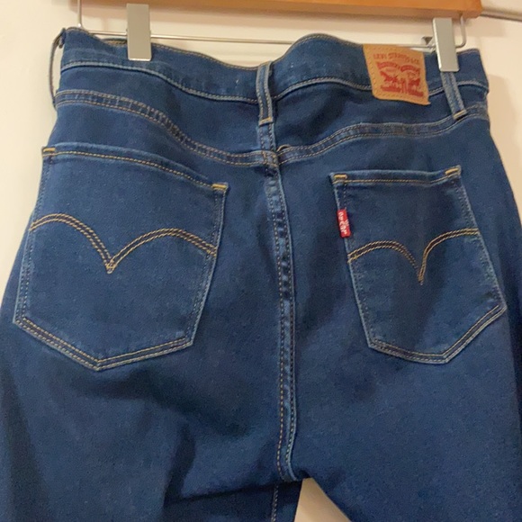 Levi’s High Rise Super Skinny crop super soft 28 worn twice - Picture 4 of 5